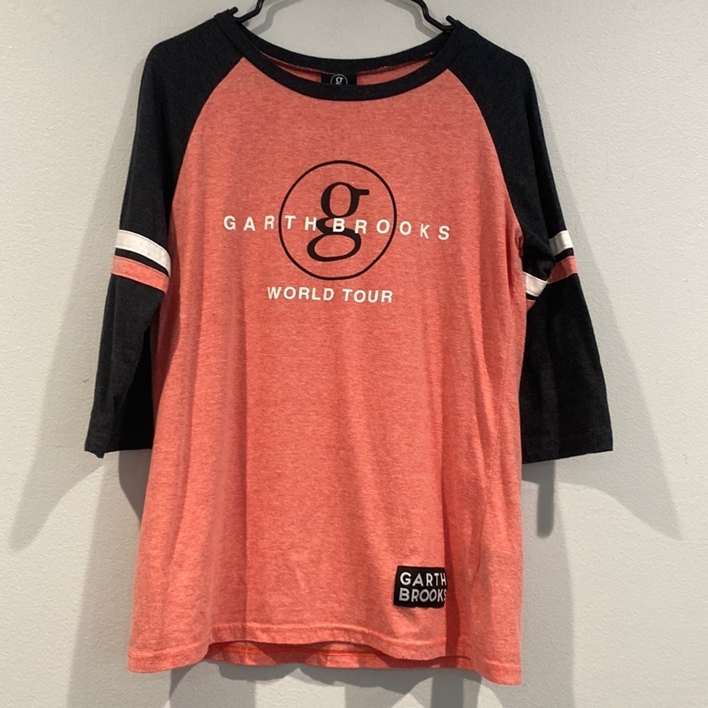 Garth Brooks Tour Salmon Colored 3/4 Length Sleeve Jersey Tshirt - Size Large